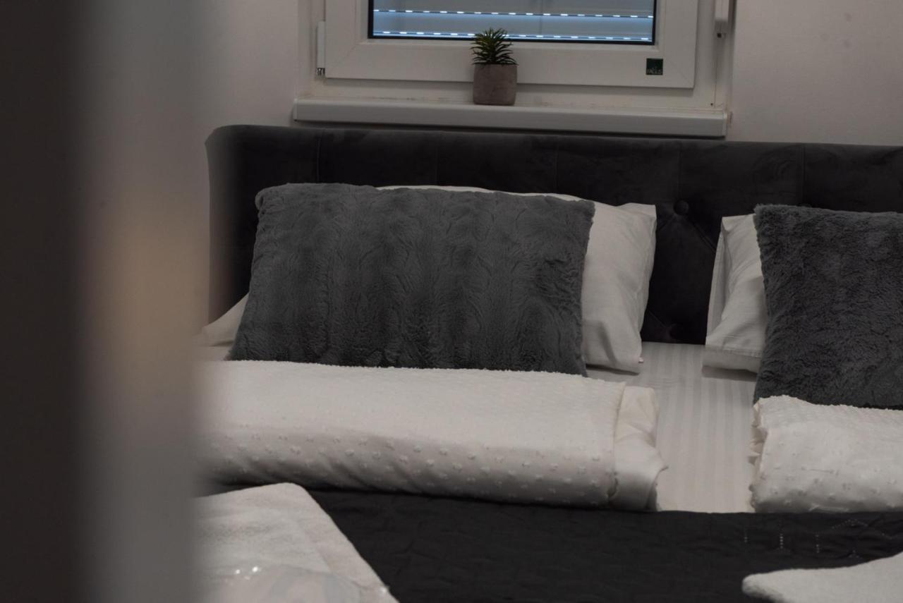 Lux Apartment III Prijedor Luaran gambar